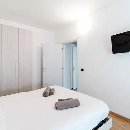 Orange - The House Of Travelers Apartament *