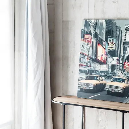 Orange - The House Of Travelers Apartament