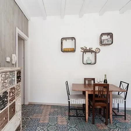 Orange - The House Of Travelers *